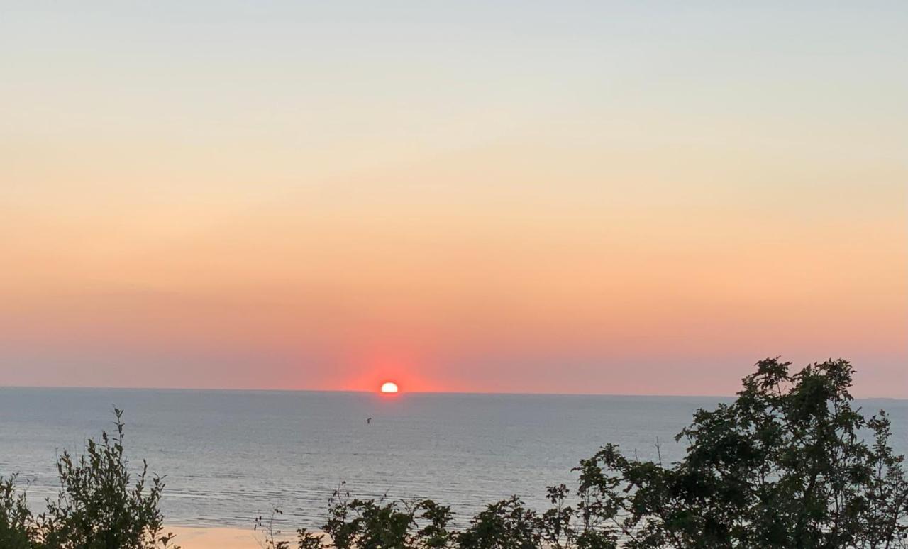 Appartement Face Mer Avec Terrasse Et Parking Trouville-sur-Mer Zewnętrze zdjęcie